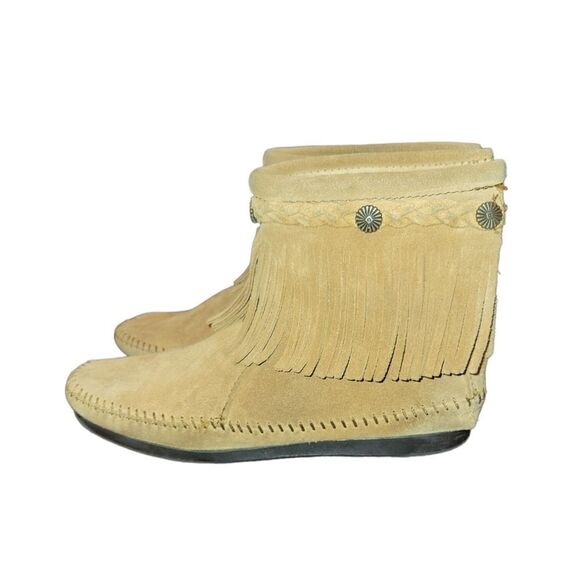 Minnetonka Moccasins 297T - Women's  Fringe Boot Bootie - Taupe Suede 5.5 - Picture 3 of 13